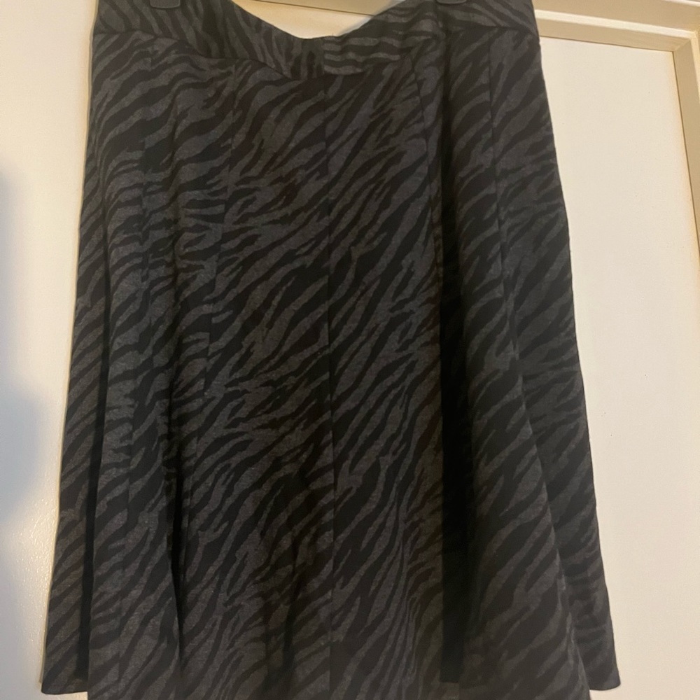 Black/Gray skirt size Large